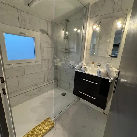 Joli T1 3* Rénové Mars 2022 Proche Et